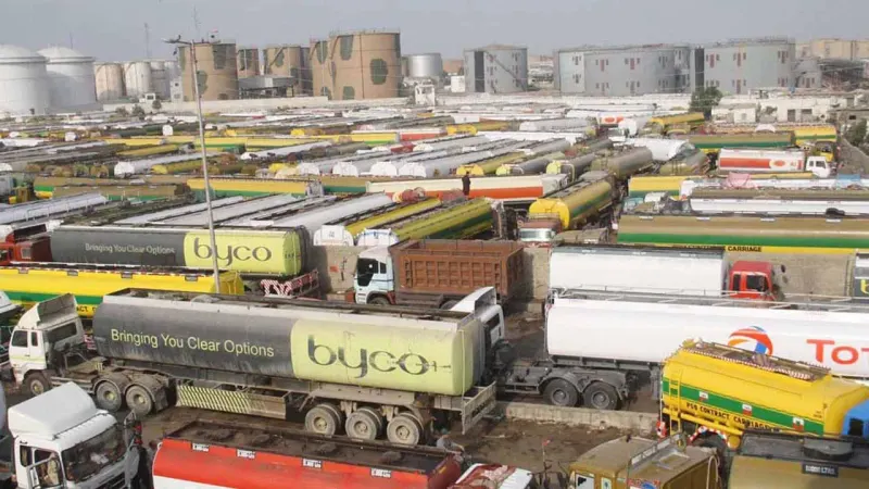 Oil tanker association suspends supply in twin cities