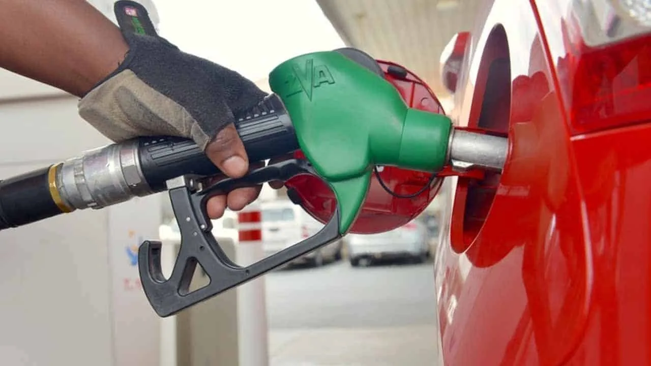 Russian oil not likely to help reduce petrol price in Pakistan