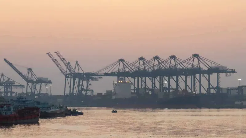 UAE keen to invest in Karachi port terminal operations