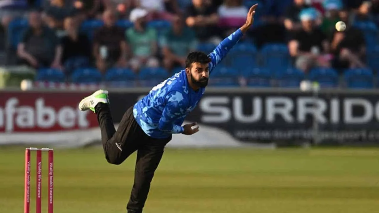 Shadab Khan claims four-for on Sussex return