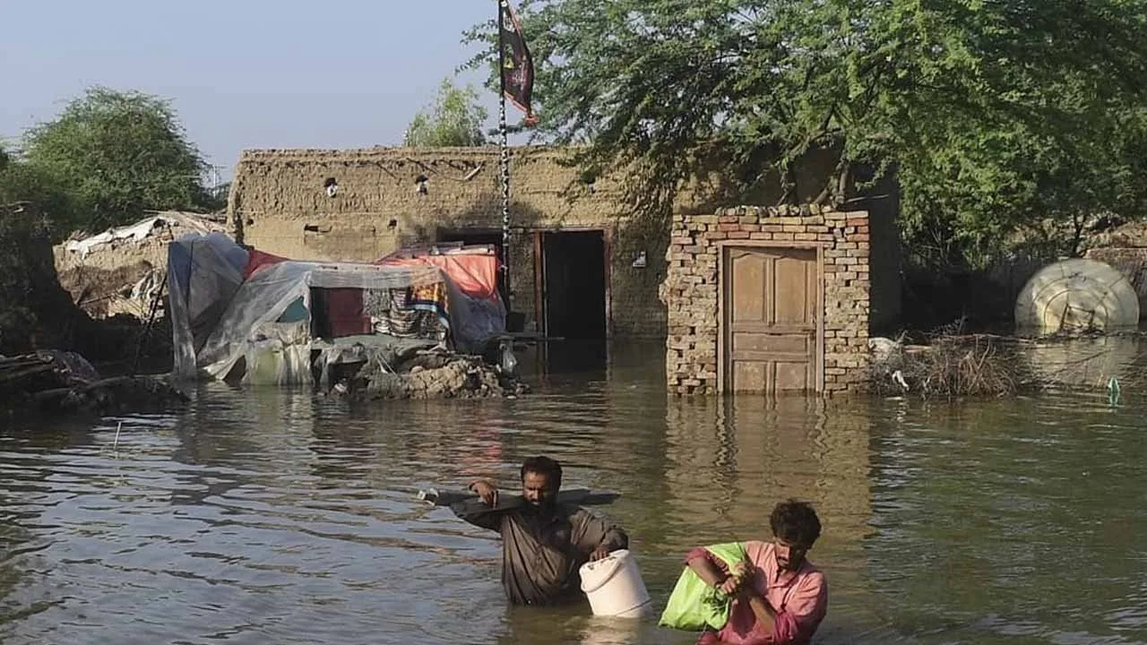 Sindh govt to press center for funds for flood victims’ rehabilitation