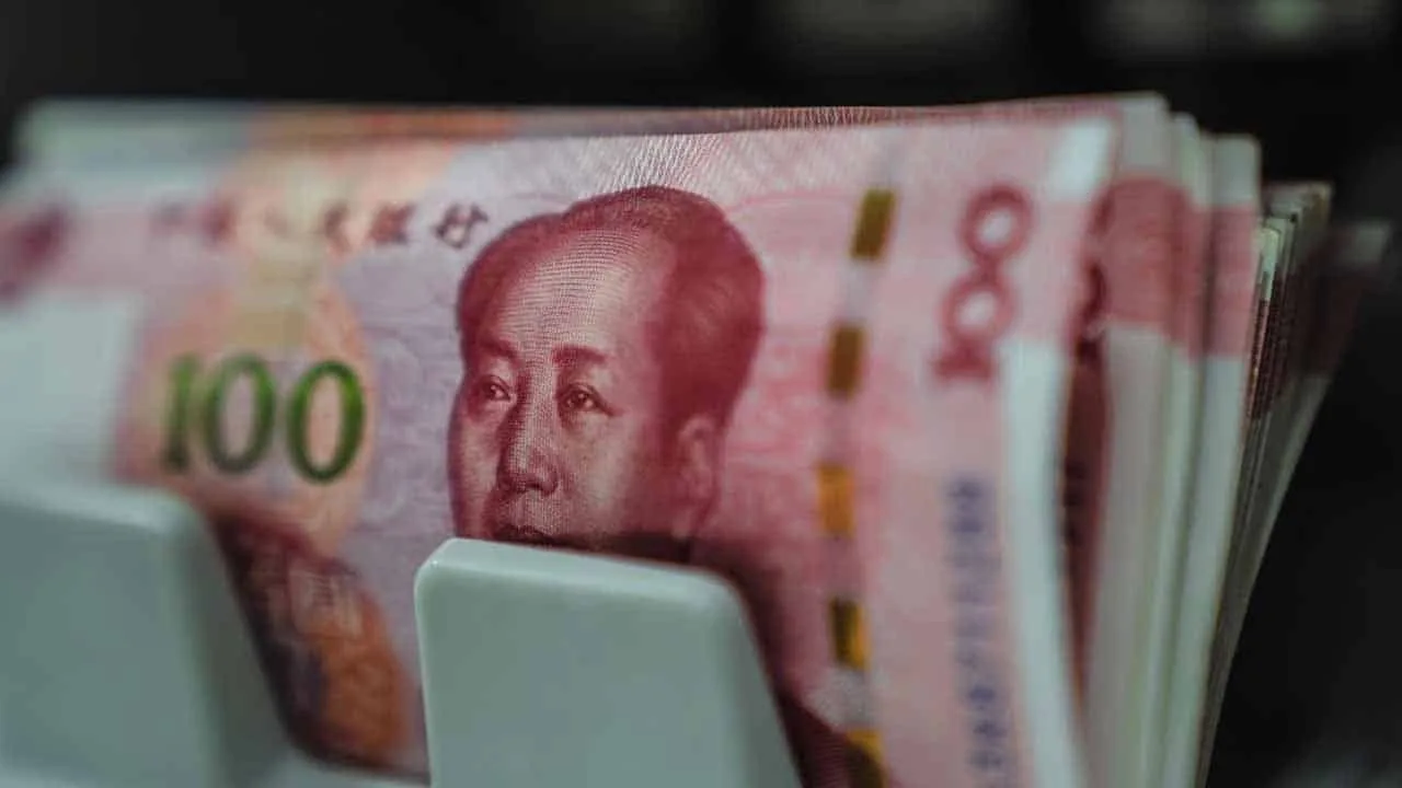Why is Pakistan paying Russia in Chinese currency?