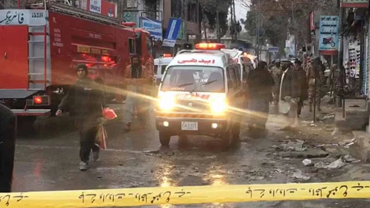 Peshawar Suicide Blast Leaves at Least 8 Injured