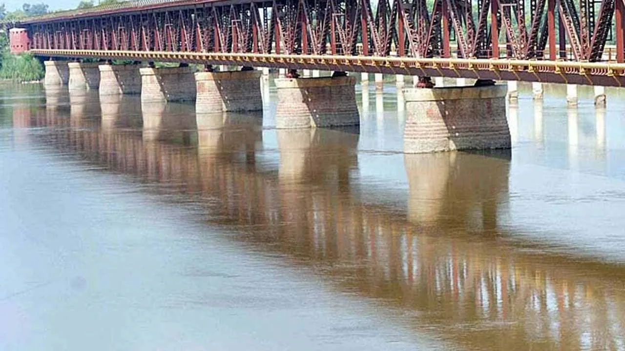 Chenab River in high flood at Head Marala