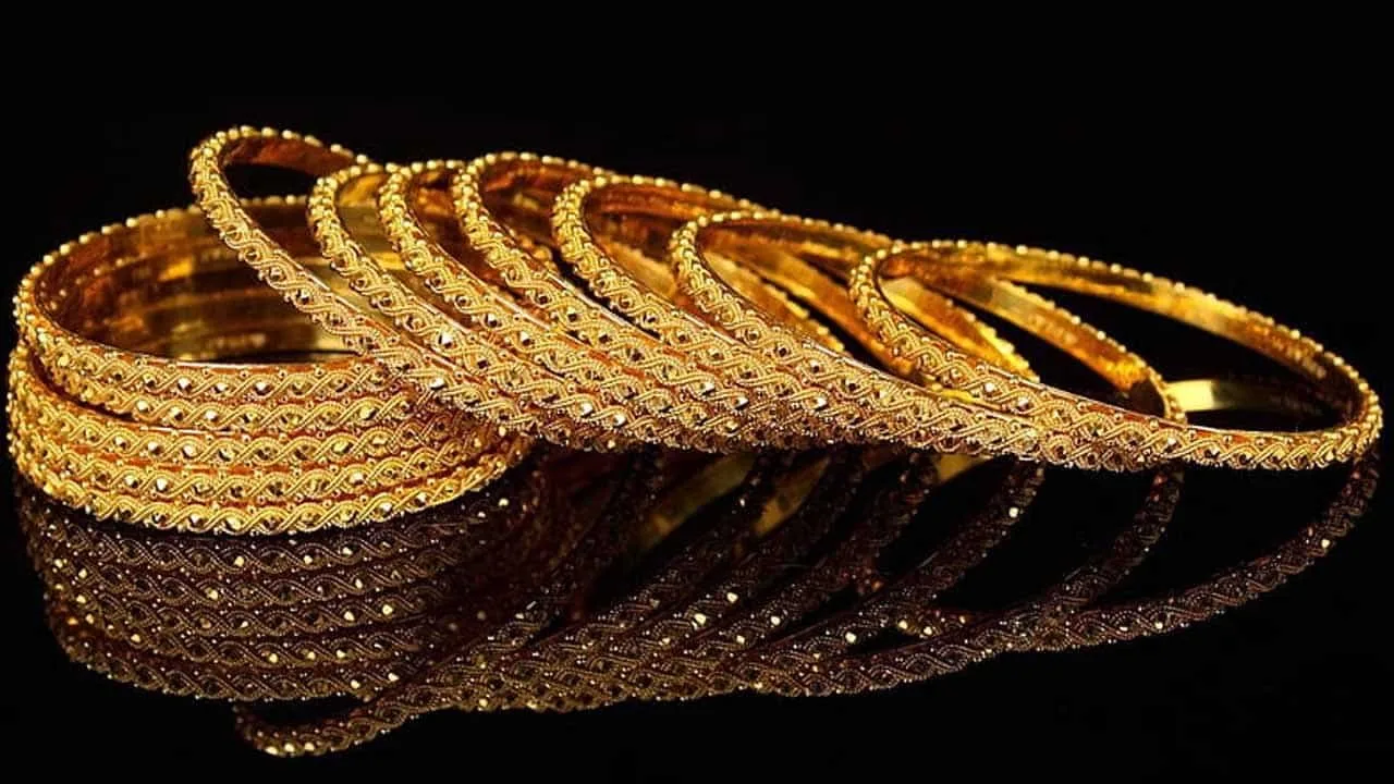 Gold per tola prices witness massive decline