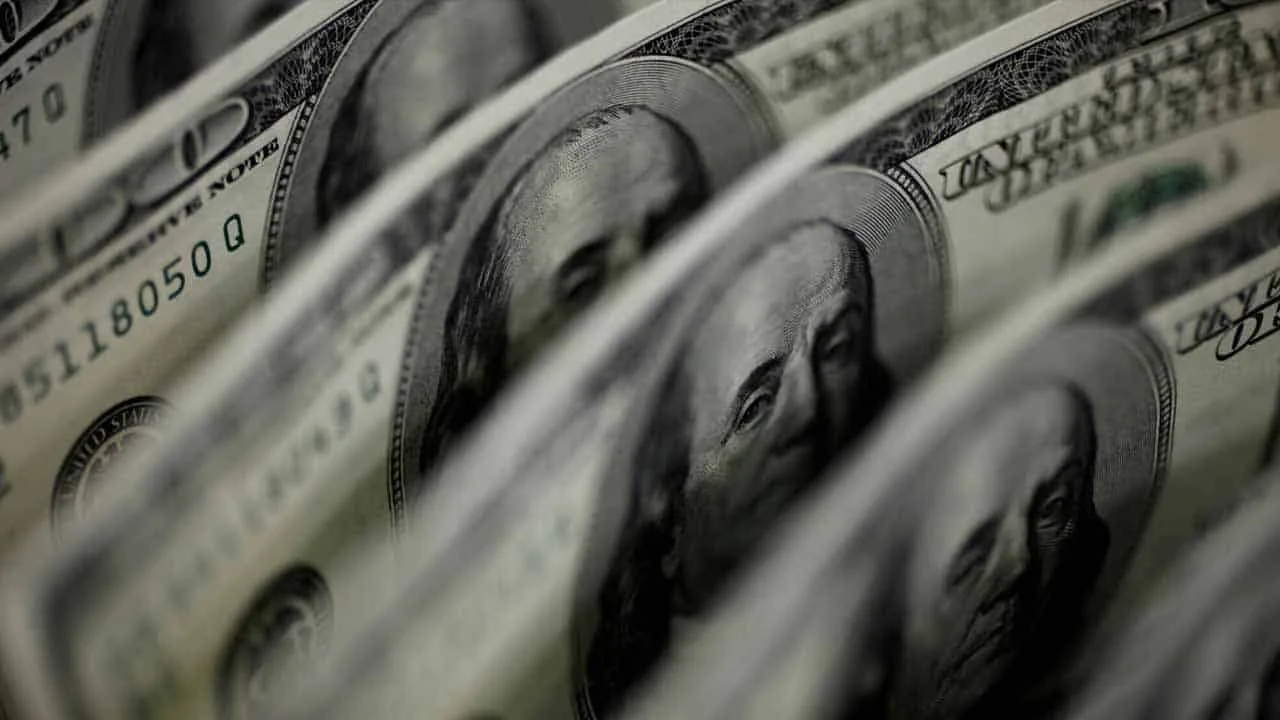 Intra-day update: Rupee Makes Gains, Inches Closer to US Dollar