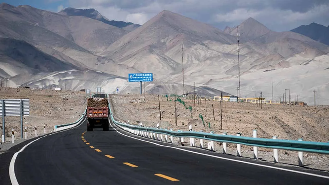 First cargo arrives in Pakistan from China under new road trade deal