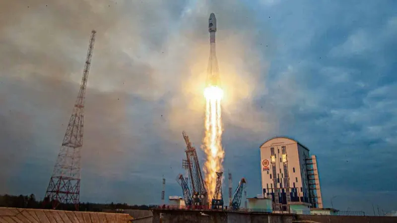 Russia's Luna 25 spacecraft crashes into moon amid failure