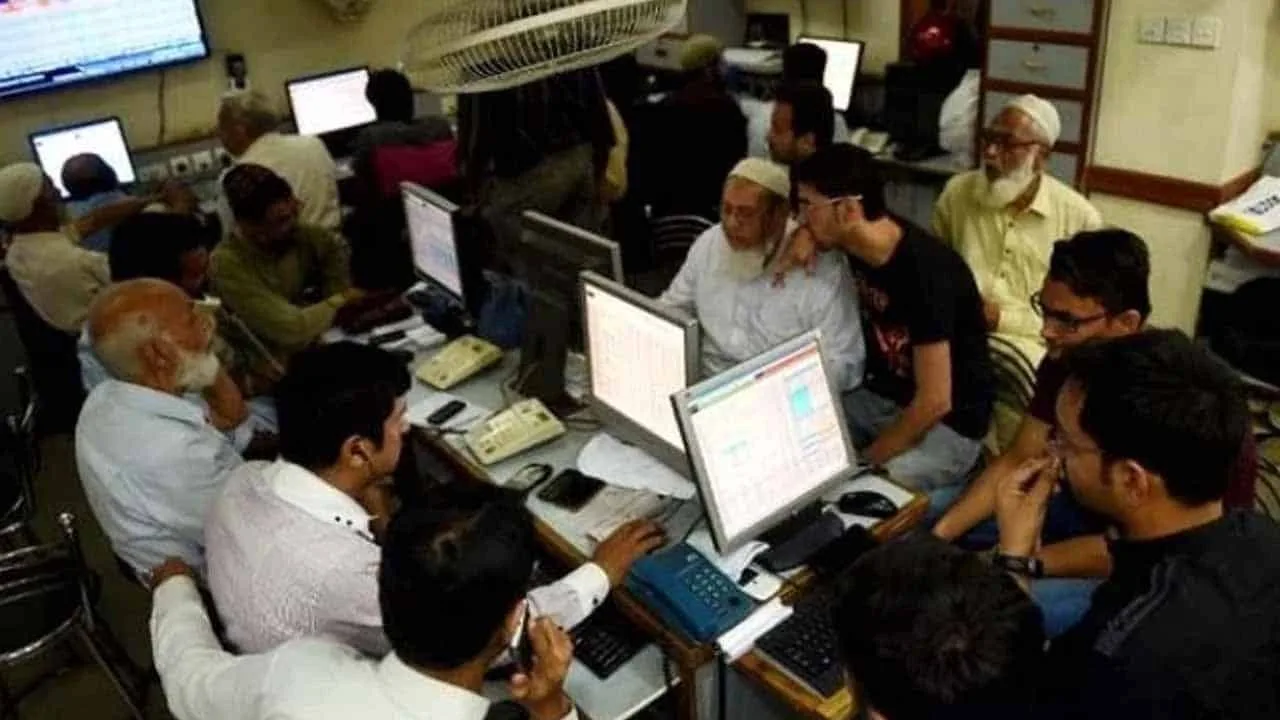 Govt gives employees ‘parting gift’ with 50pc allowance hike