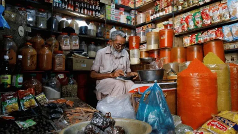 Pakistan’s weekly inflation rises to 30.8pc