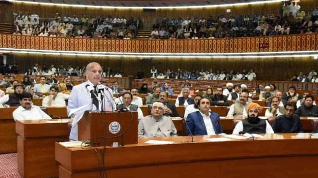 Dissolution of NA: PM Shehbaz to send summary to president today