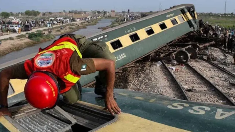 Hazara Express tragedy: Investigators to inspect crash site today