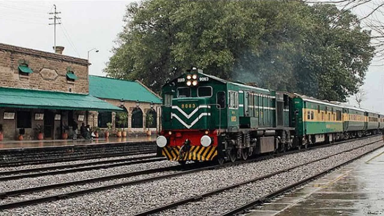 Pakistan Railways increases fares