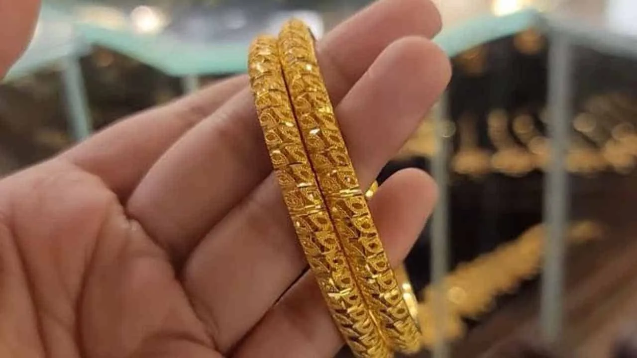 Gold price in Pakistan registers major drop: Check the latest rate