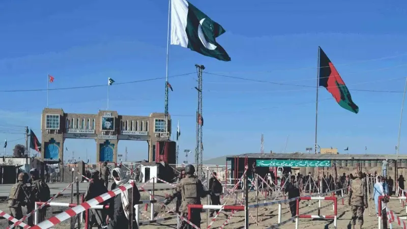 Hundreds of trucks stuck as Torkham border remains shut