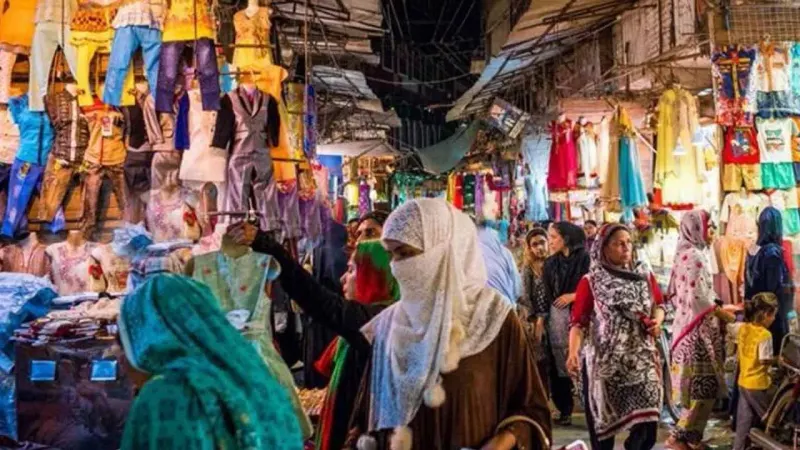 Govt announces closure of markets at sunset