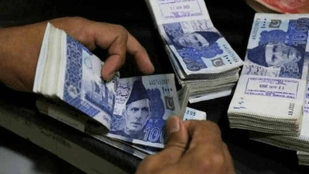Open market: rupee sees strong recovery against US dollar