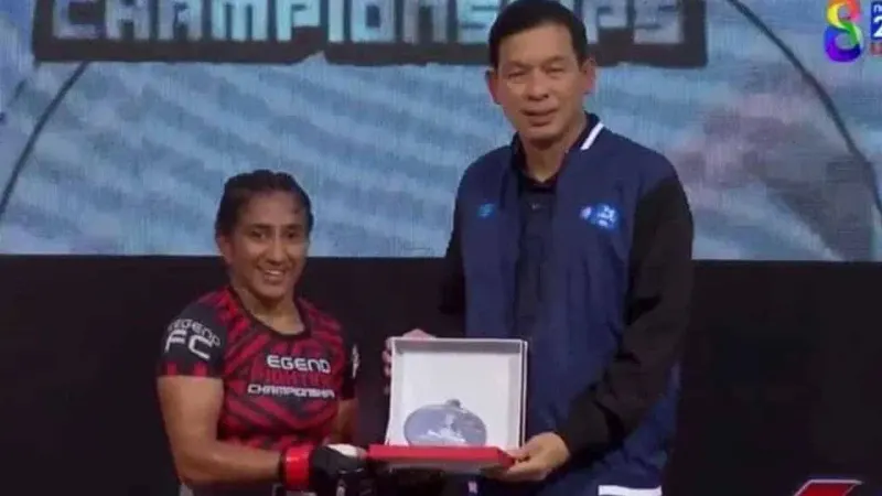 MMA: Anita Karim bags big win for Pakistan in Legends Fighting Championship