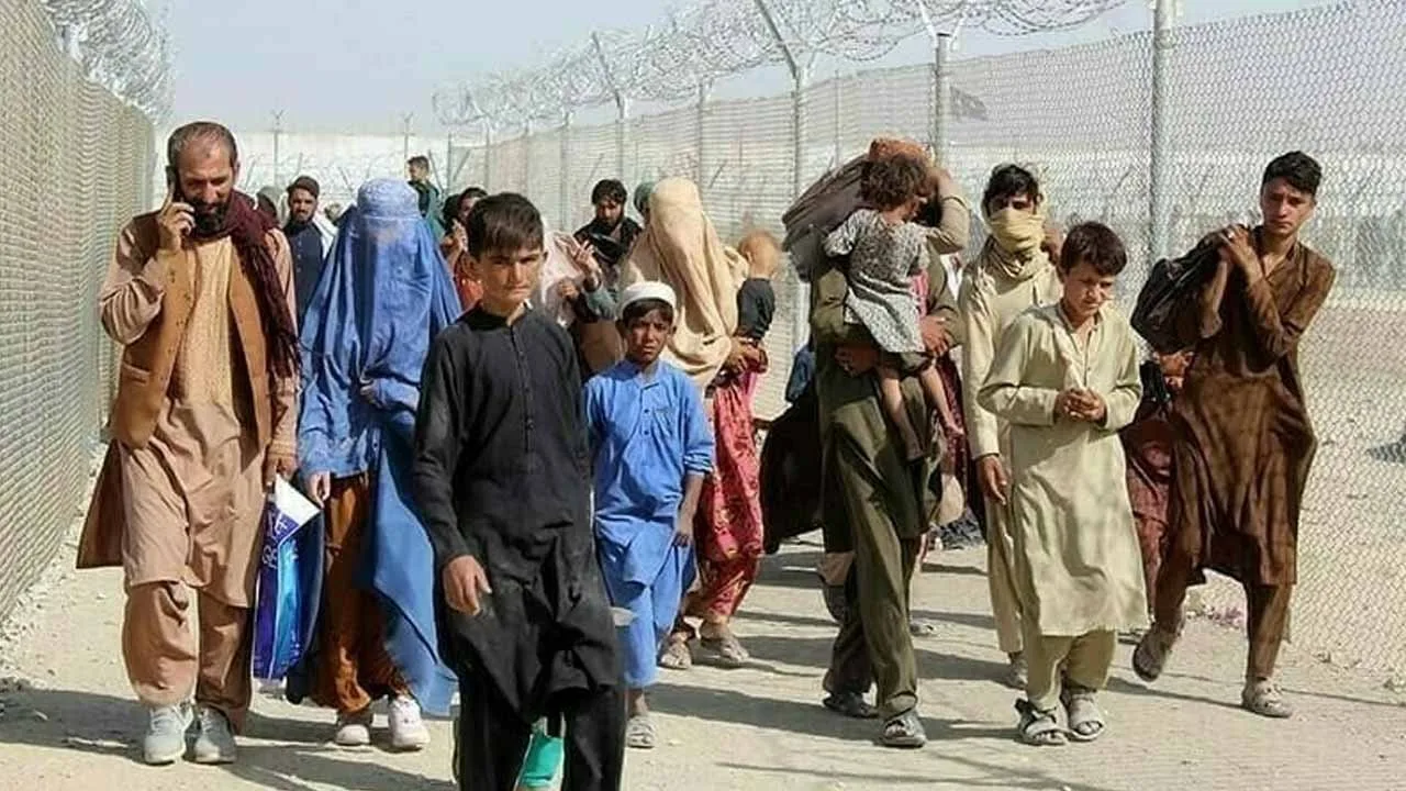 Apex committee decides to evict foreigners illegally residing in Pakistan