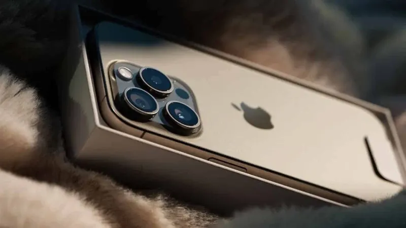 Apple Working on a "Pad-Like Device" to Update iPhone Firmware While Still in Packaging