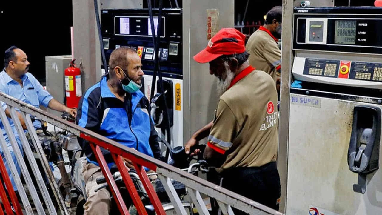 Expected petrol prices in Pakistan from November 1