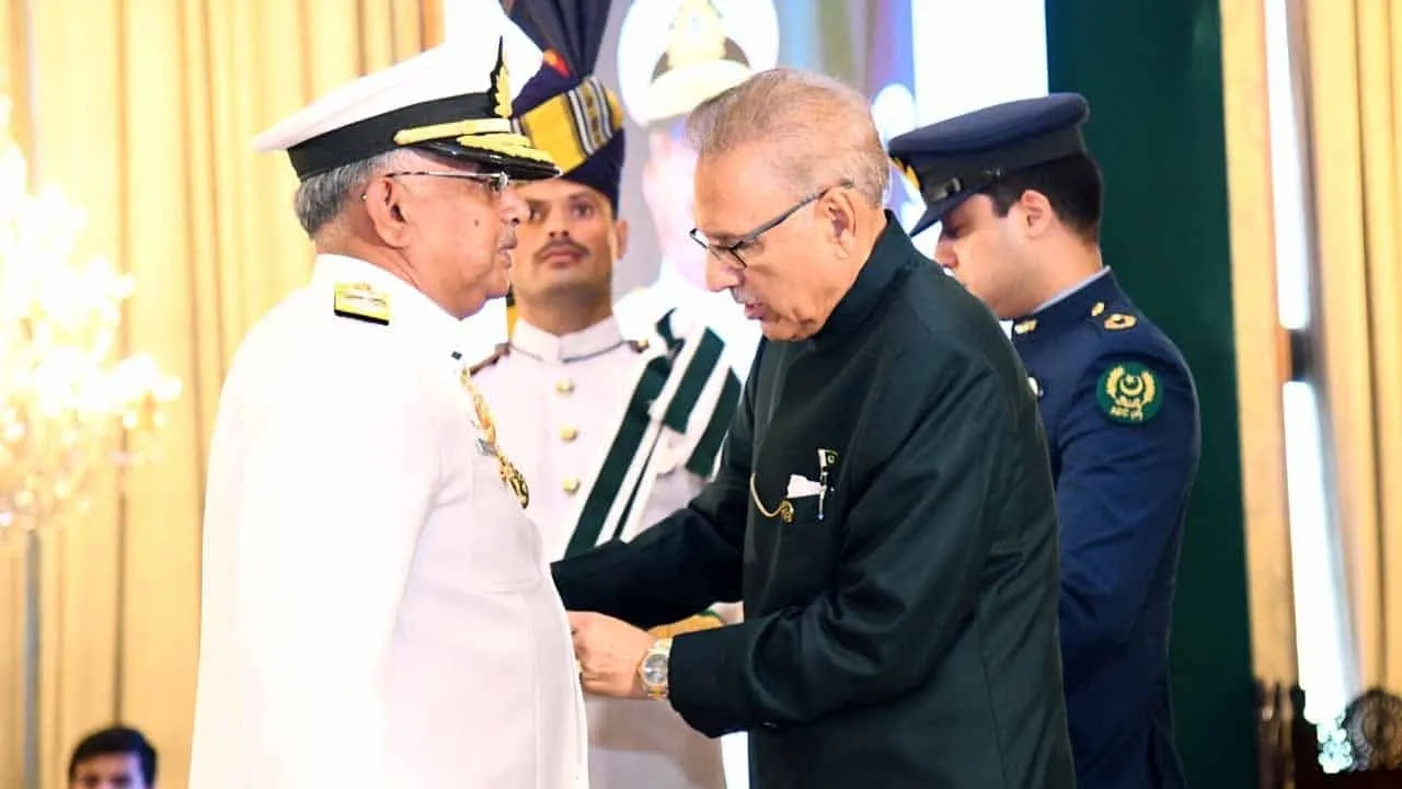 President Arif Alvi Confers Nishan-e-Imtiaz on New Naval Chief