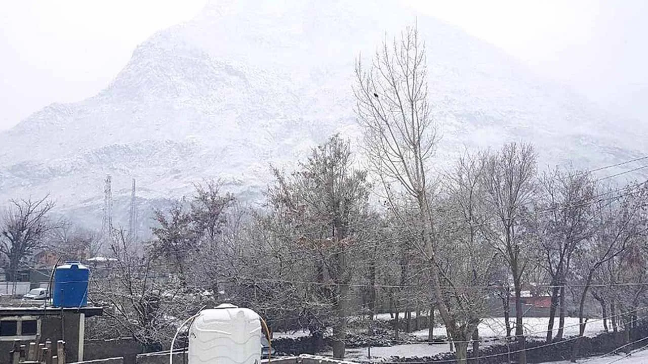 Pakistan’s hilly areas receive first pre-winter snowfall
