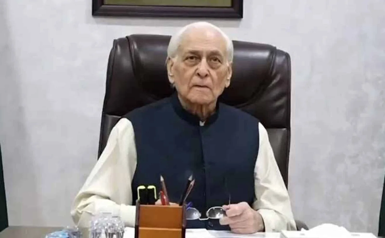 How will a new caretaker CM for KP be selected?