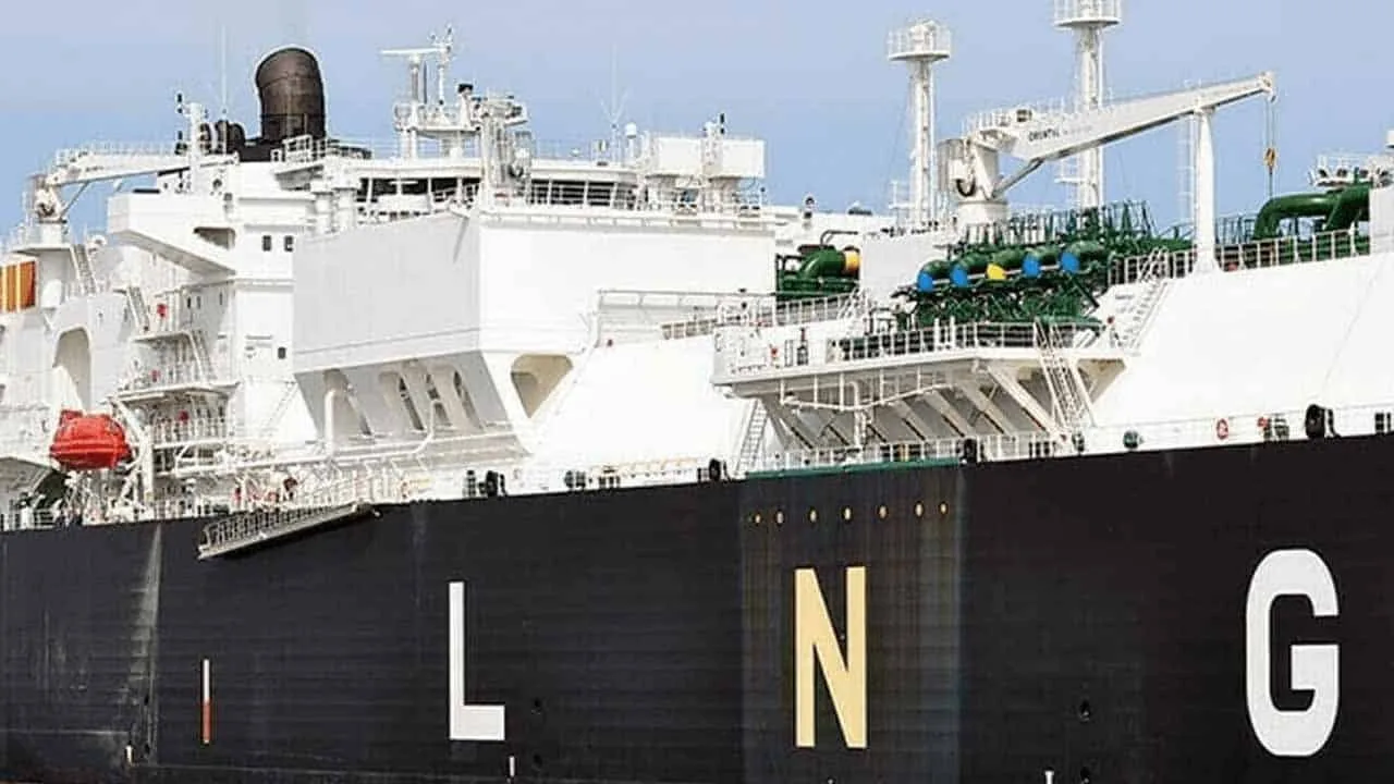 Pakistan seeks LNG cargo for January