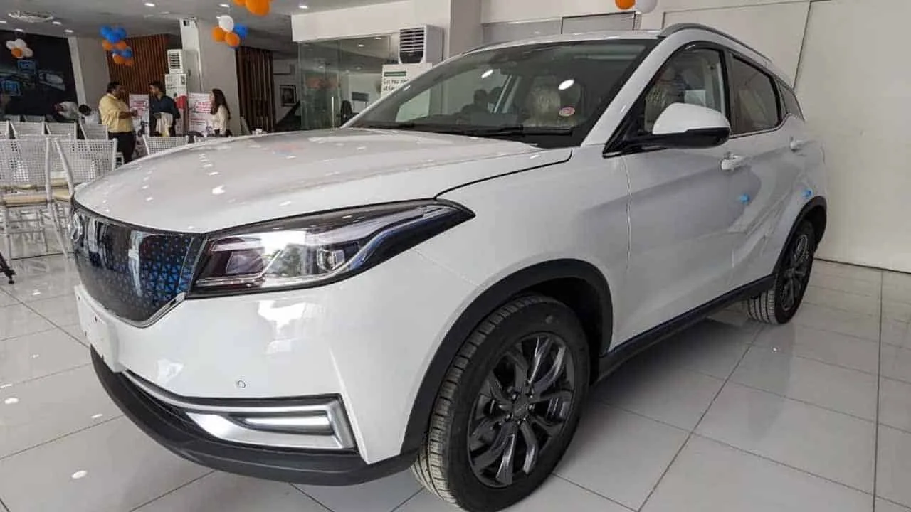 Regal Motors Launches Locally Assembled Seres 3 Electric Car in Pakistan