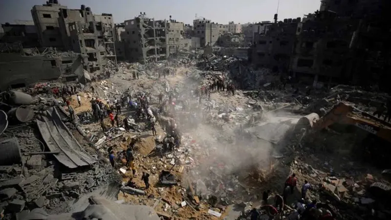 Israel and Hamas Begin First Truce Amidst Gaza Conflict