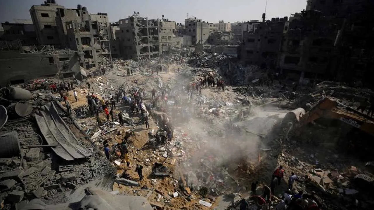 Israel and Hamas Begin First Truce Amidst Gaza Conflict