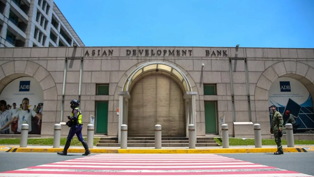 Pakistan secures nearly $659m loan from ADB