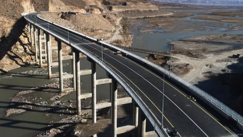 CPEC further strengthens Pak-China ties: Alvi