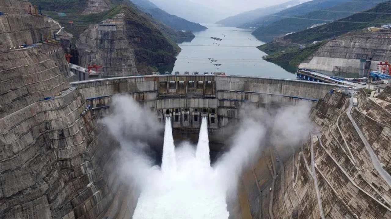 Govt bans issuance of LOIs for hydropower projects