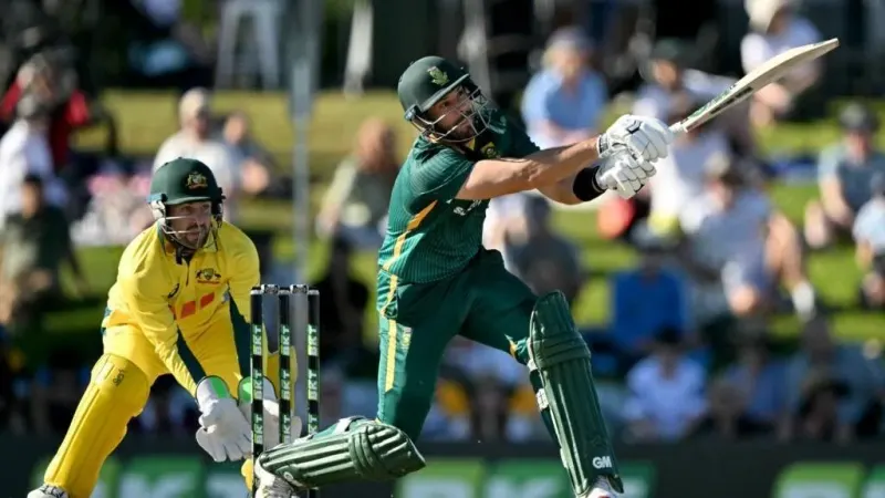 South Africa crushes Australia