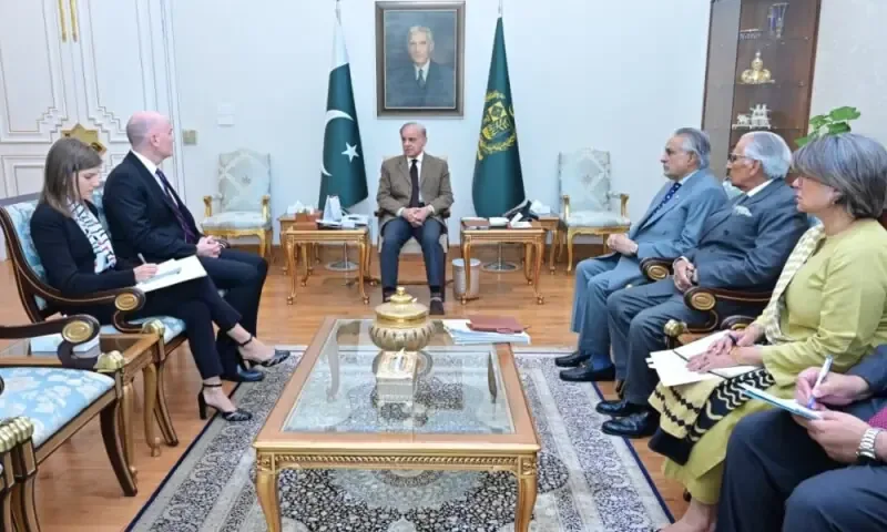 Pak and Australia