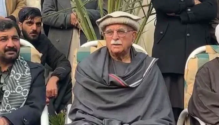 Achakzai Calls for Democratic 'New Pakistan' at Karachi Lawyers' Seminar