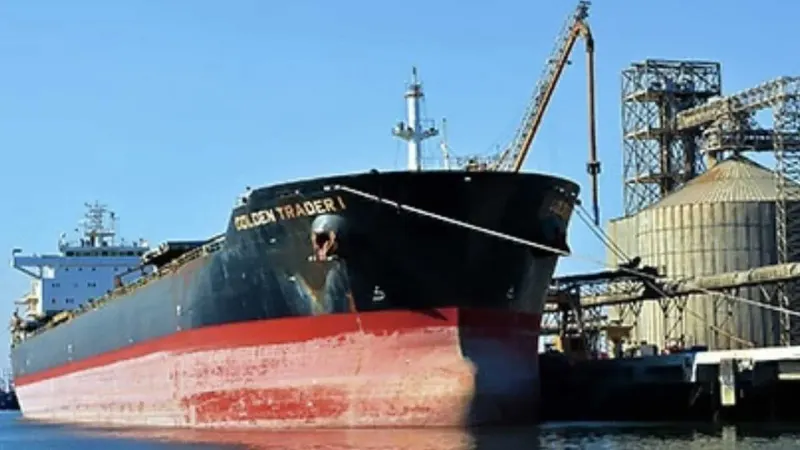 Pakistan receives petrol, crude oil tankers at Port Qasim