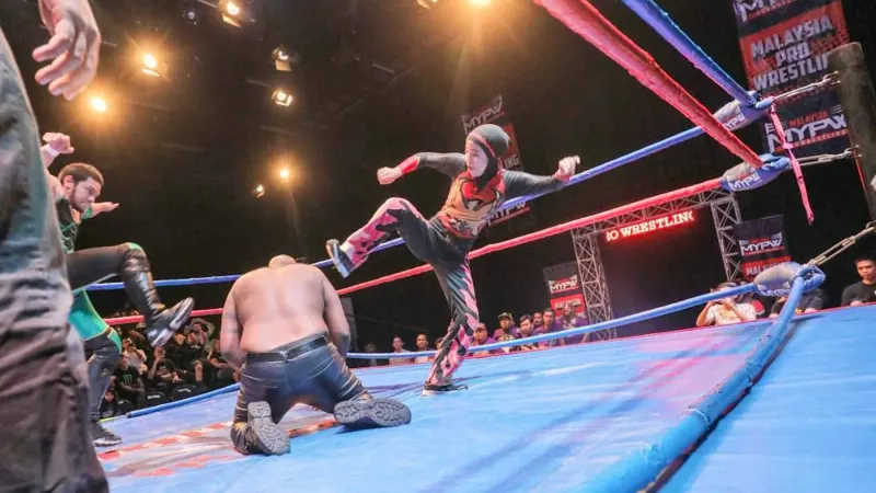 Nor Diana, World’s First Hijab-Wearing Professional Wrestler