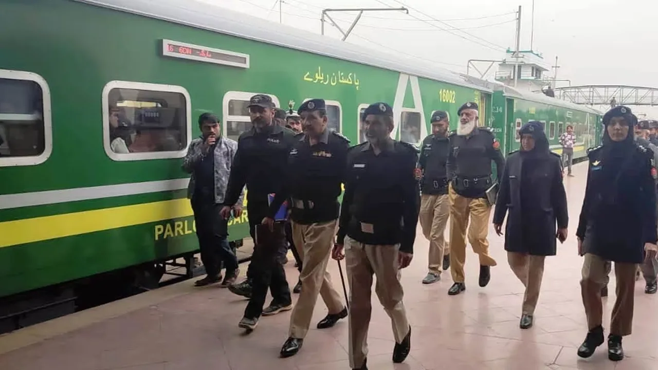 Pakistan Railways Assigns Ticket-Checking Duty to Police