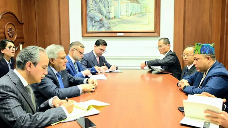 Pakistan, Nepal Agree to Maintain Contact to Expand Bilateral Cooperation