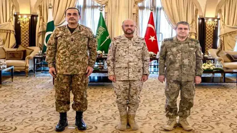 Pakistan, Saudi Arabia and Turkiye Pledge Closer Defence Cooperation After Makkah Attacks