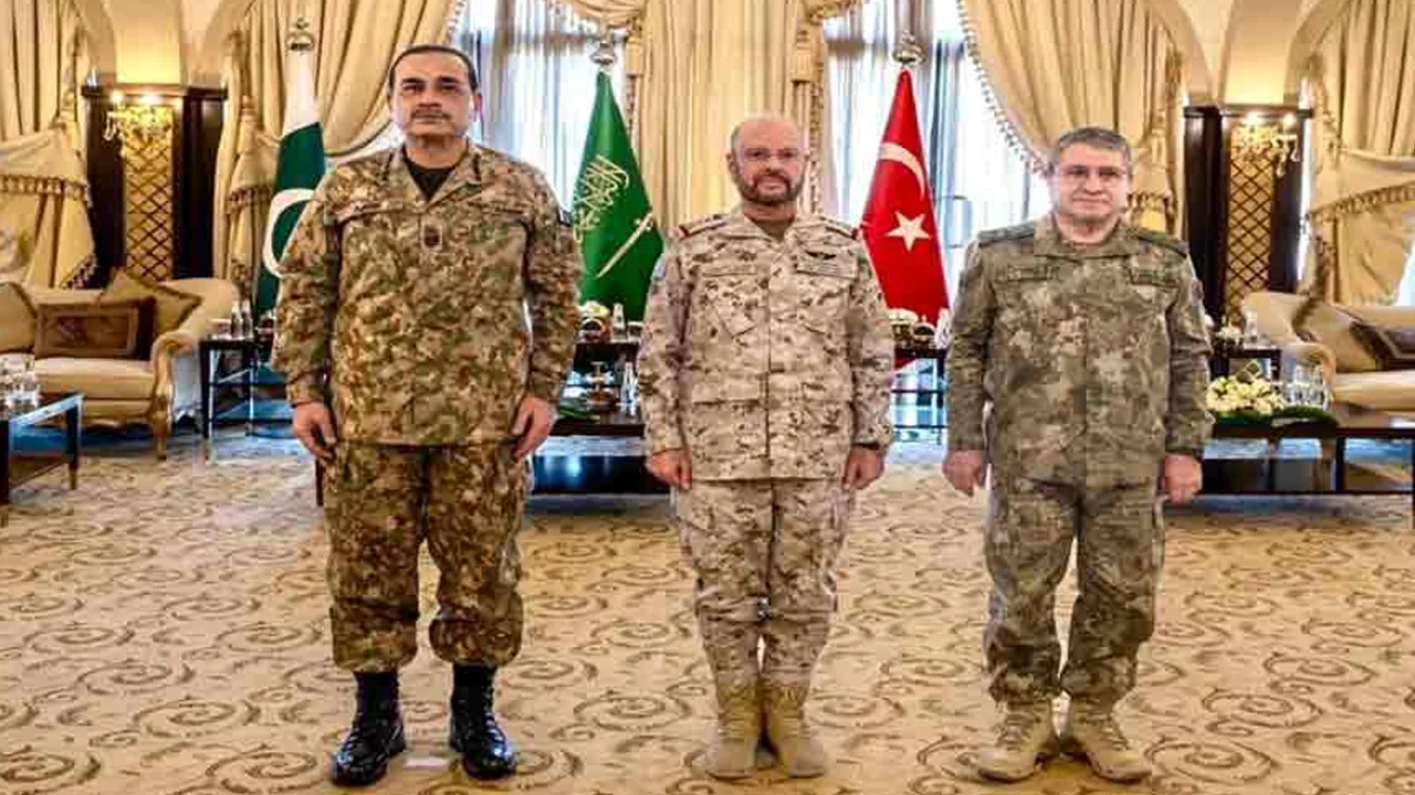 Pakistan, Saudi Arabia and Turkiye Pledge Closer Defence Cooperation After Makkah Attacks