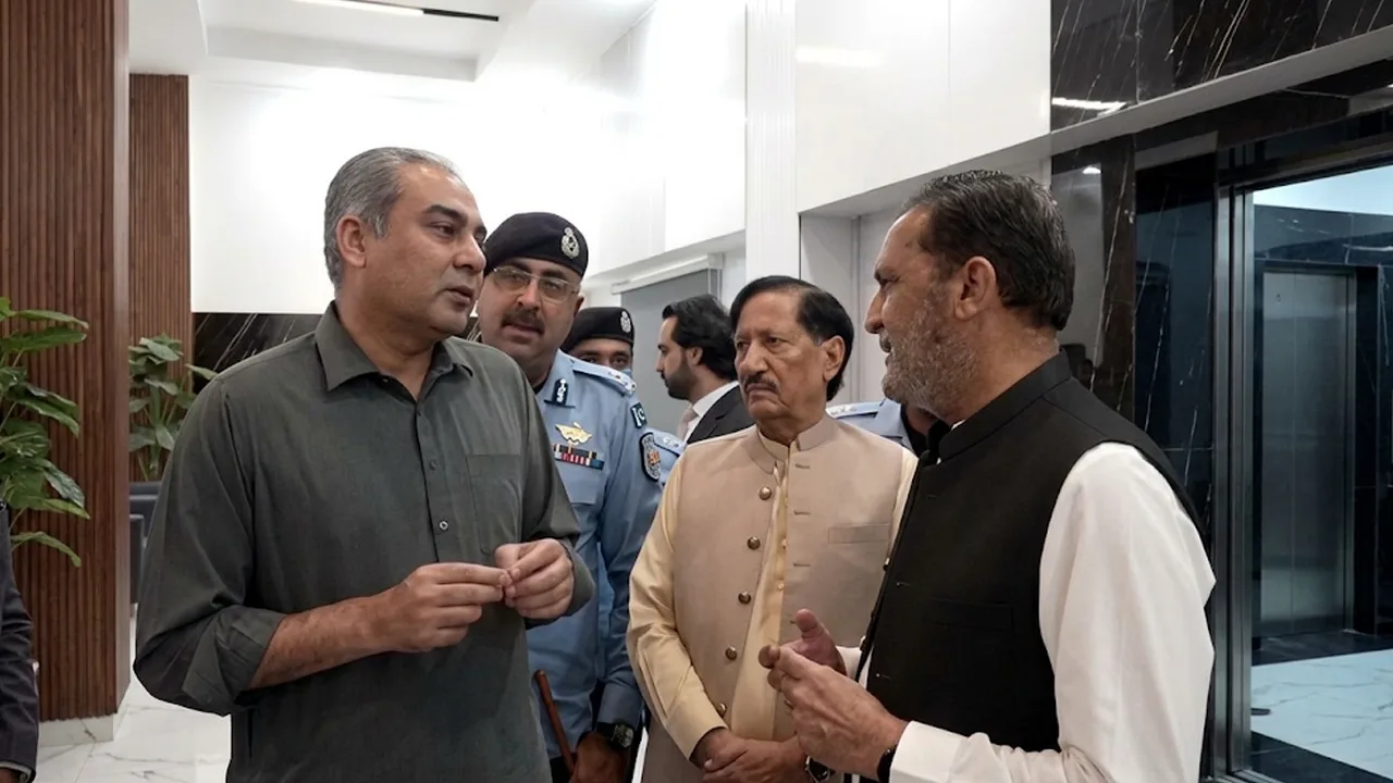 Interior Minister Urges Police to Treat Citizens with Courtesy and Respect