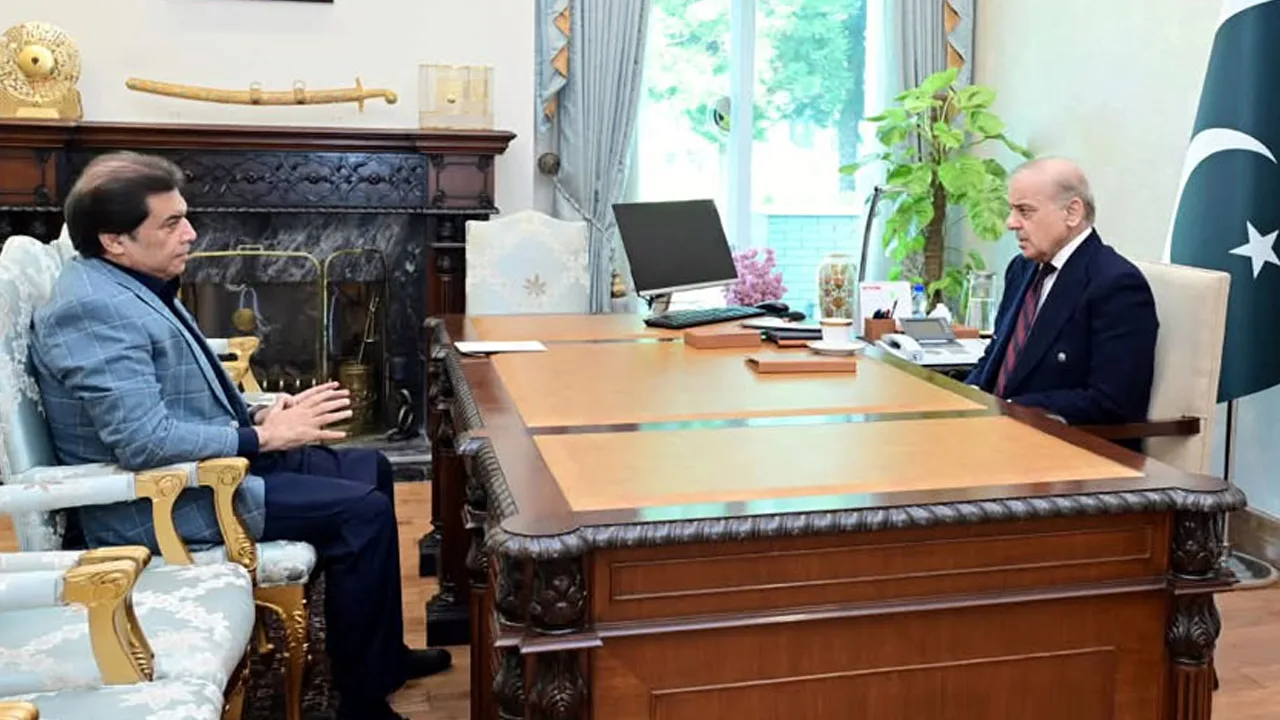 PM Calls for Practical Steps to Ensure Timely Repair, Maintenance of Railway Tracks