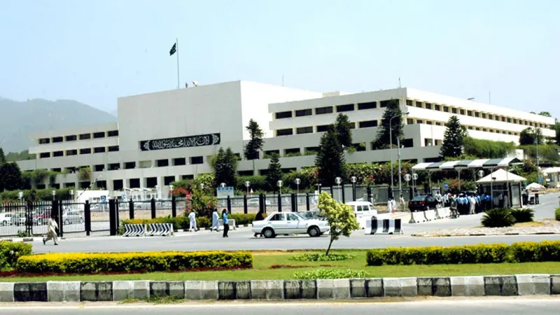 Negotiations b/w Government, Opposition Underway at Parliament House in Islamabad