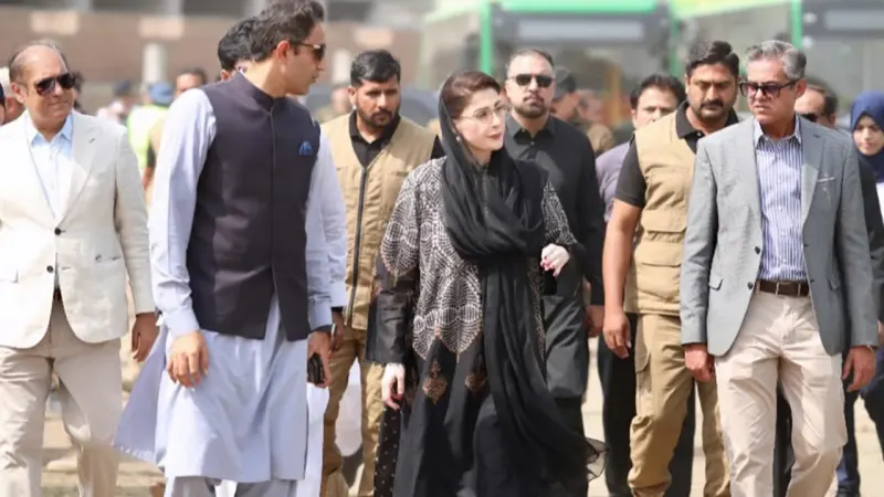 Punjab CM Launches Two E-Bus Routes in Gujranwala, Orders Transit Corridor Completed by March