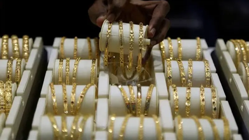 Gold Price Falls Rs4,300 to Rs436,336 — October 3, 2026