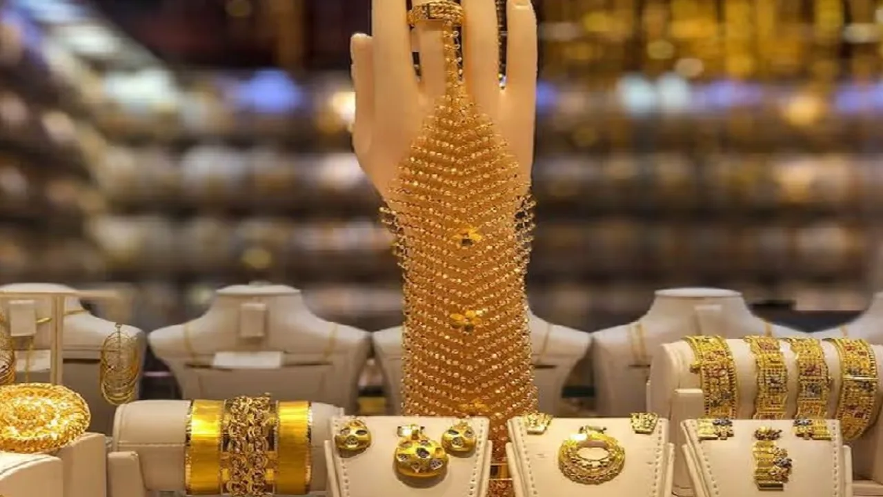 Gold Price in Pakistan Rises Rs1,100 to Rs442,036 Per Tola: October 10, 2026